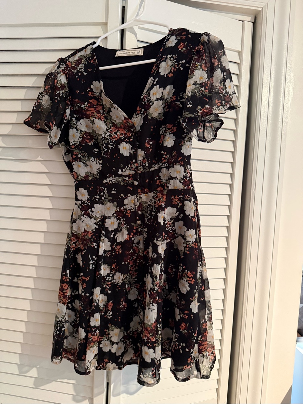 Abercrombie & Fitch Black Floral V-Neck Mini Dress